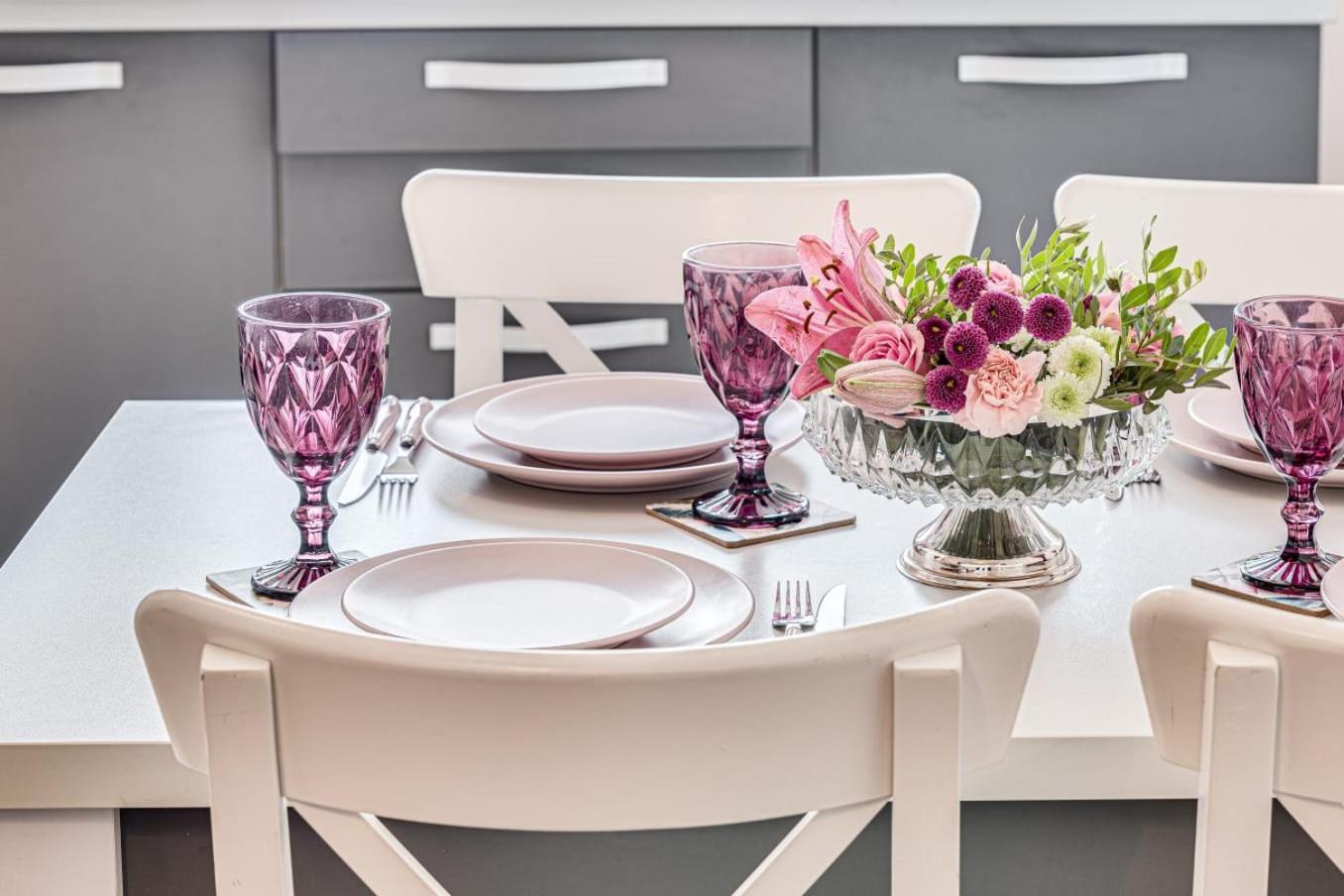 Ari - Ared Luxurious Apartments With Balcony & Free Parking อาราด ภายนอก รูปภาพ