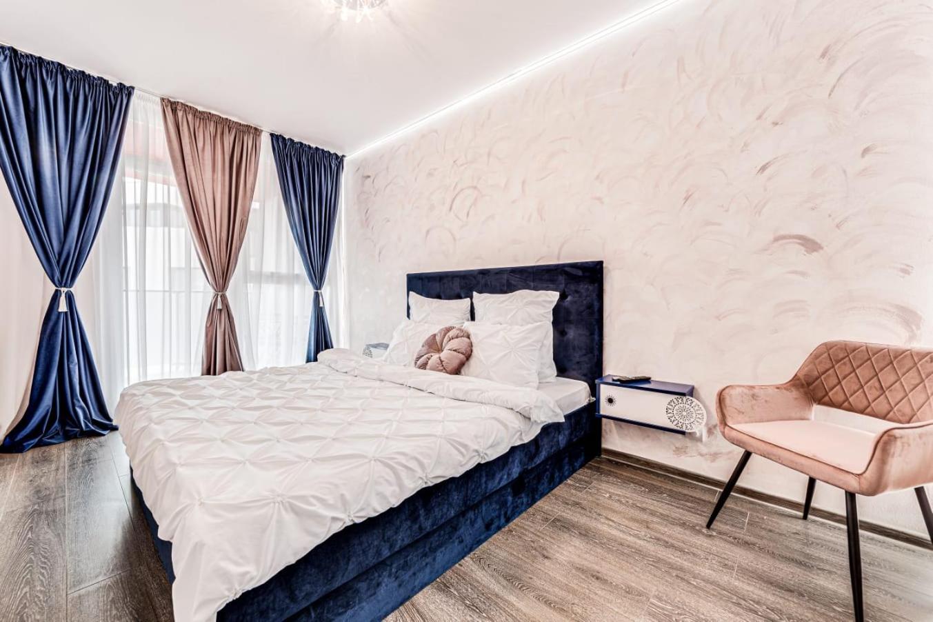 Ari - Ared Luxurious Apartments With Balcony & Free Parking อาราด ภายนอก รูปภาพ