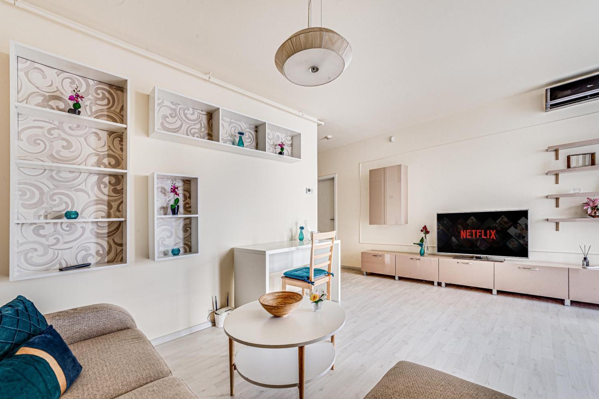Ari - Ared Luxurious Apartments With Balcony & Free Parking อาราด ภายนอก รูปภาพ