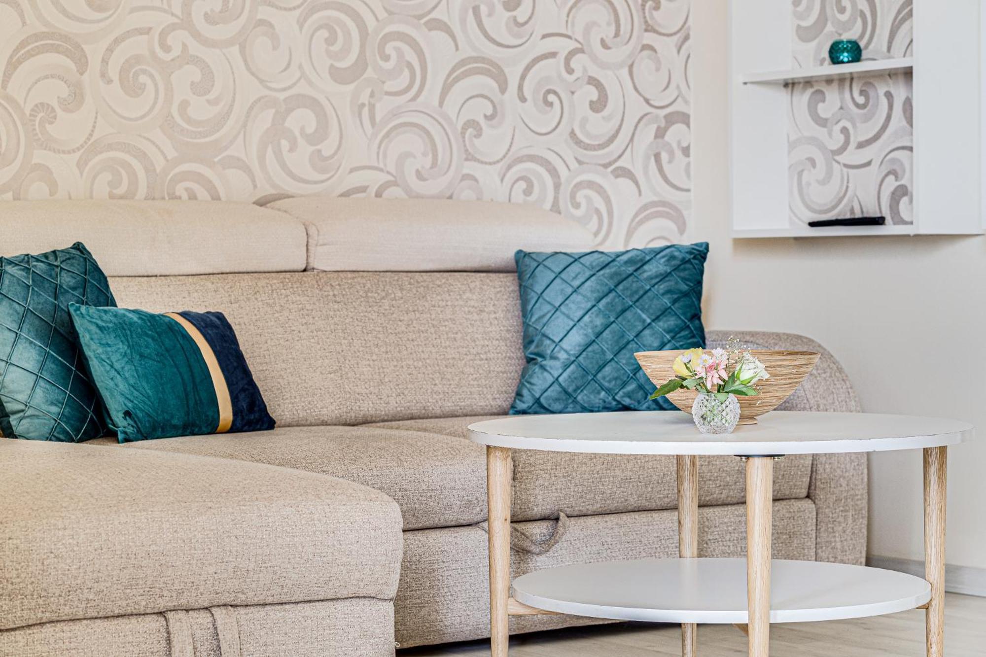 Ari - Ared Luxurious Apartments With Balcony & Free Parking อาราด ภายนอก รูปภาพ