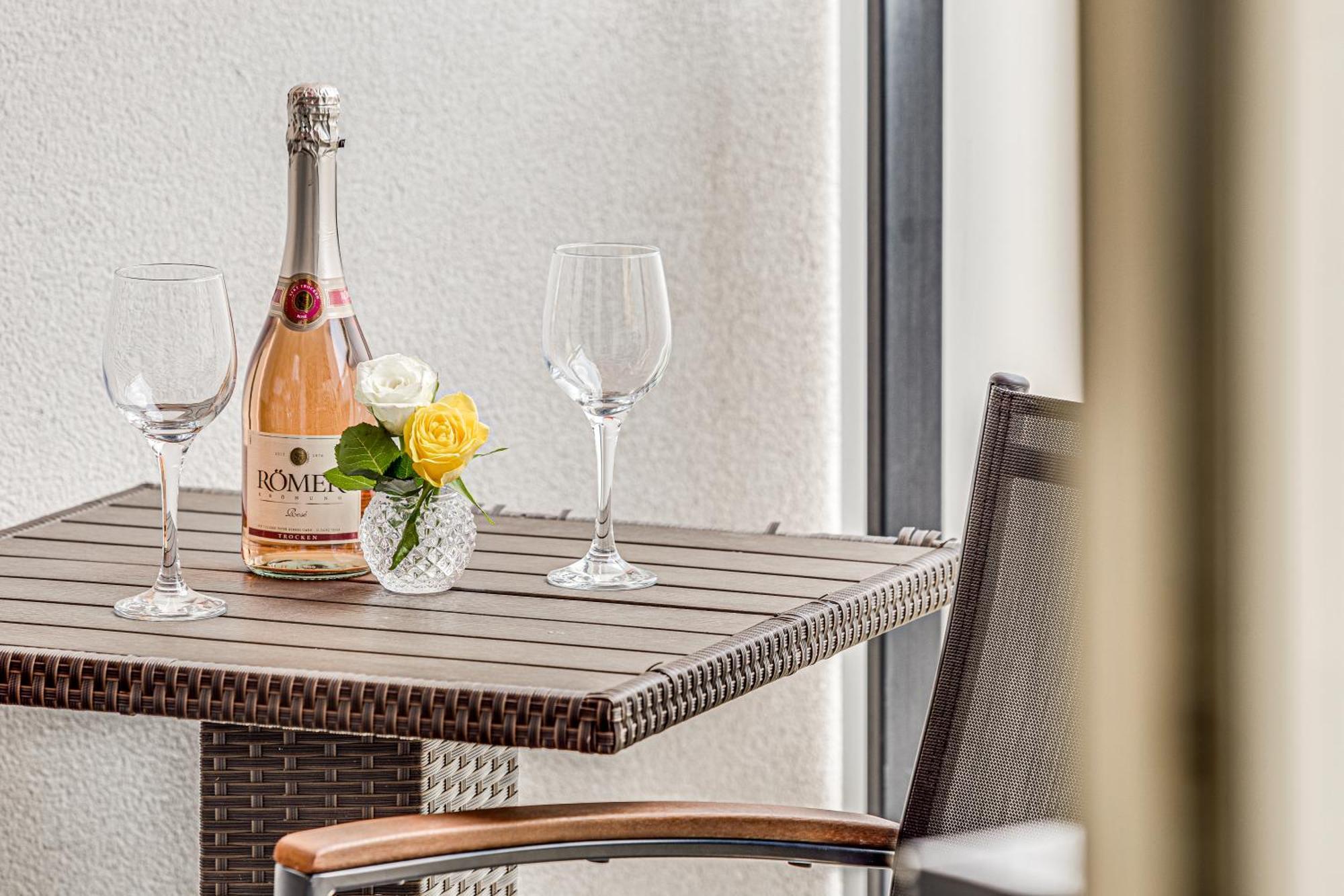 Ari - Ared Luxurious Apartments With Balcony & Free Parking อาราด ภายนอก รูปภาพ