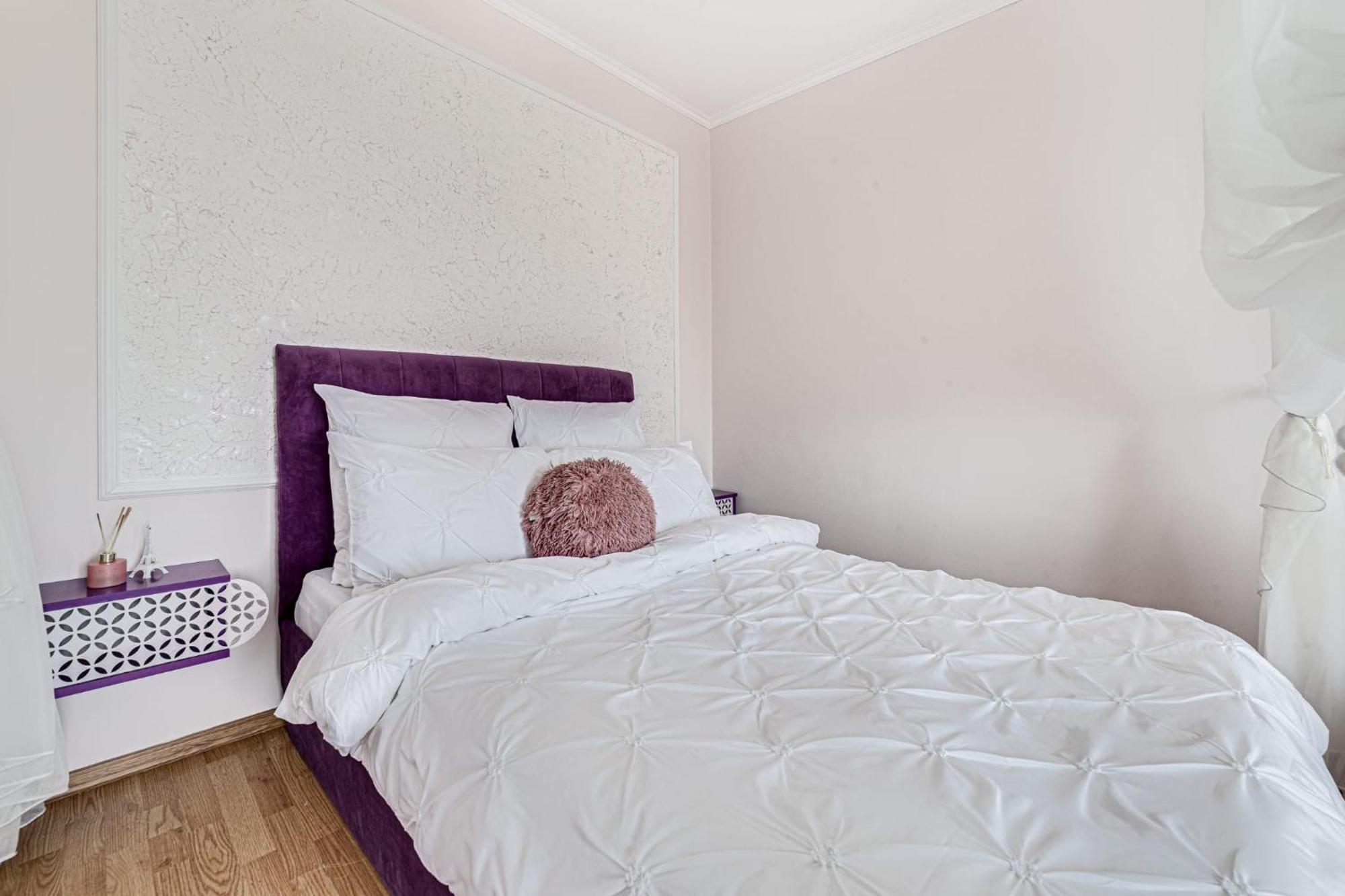 Ari - Ared Luxurious Apartments With Balcony & Free Parking อาราด ภายนอก รูปภาพ
