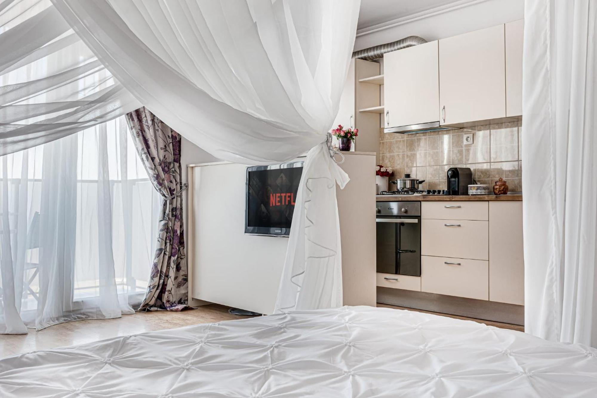 Ari - Ared Luxurious Apartments With Balcony & Free Parking อาราด ภายนอก รูปภาพ